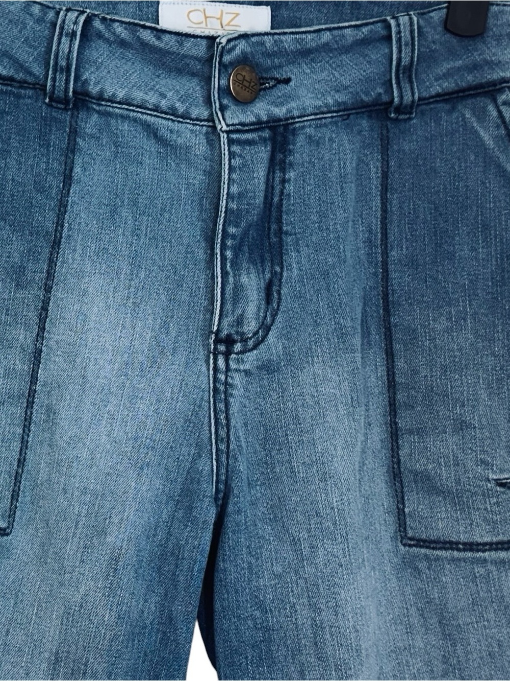 CHZ Chazari Embroidered Rose Raw Hem Cropped Jeans - Blue - Picture 4 of 10